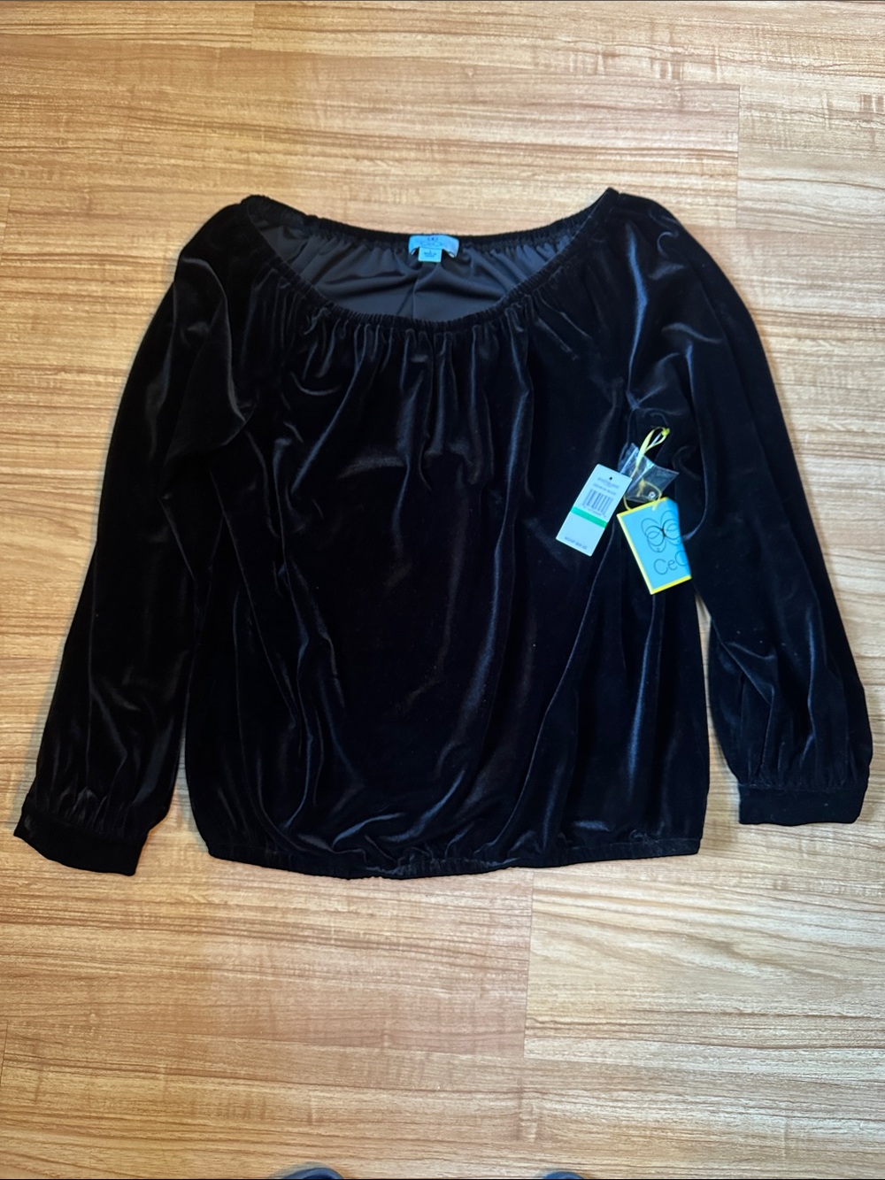 NWT CeCe black velveteen top size large